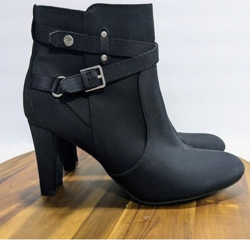 Unisa Womens‎ Black Buckle Strap Block Heel Ankle Booties Size 8.5M Side Zip